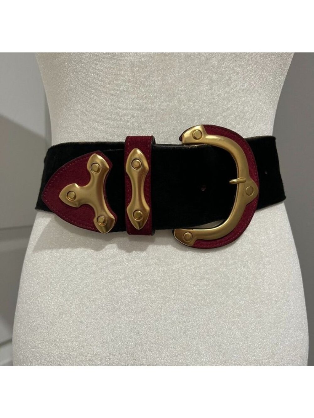 Streets Ahead Romantic Soft Smooth Italian Leather Gold Buckle Belt